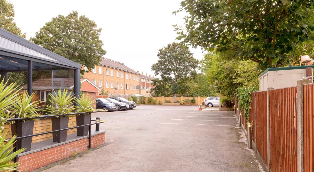 Imperial Guest House Ltd. Hounslow Exterior photo