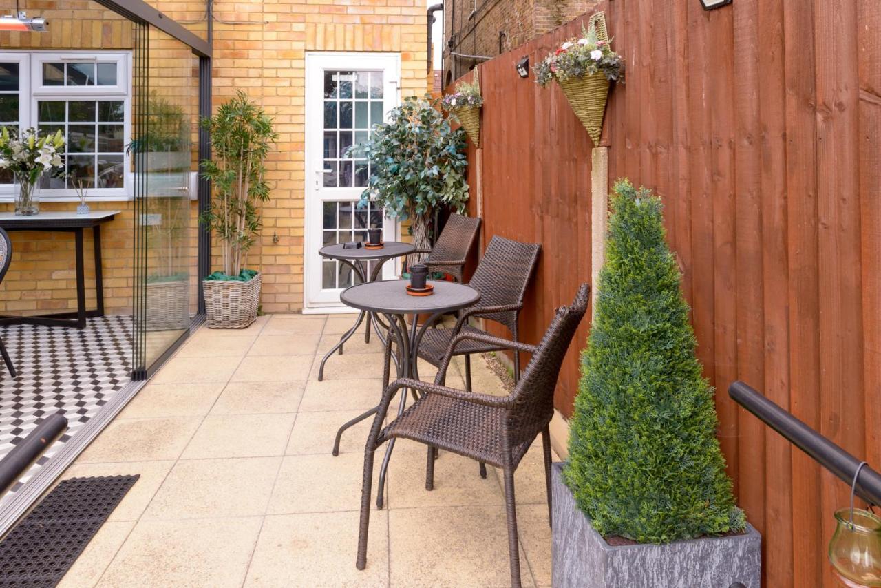 Imperial Guest House Ltd. Hounslow Exterior photo