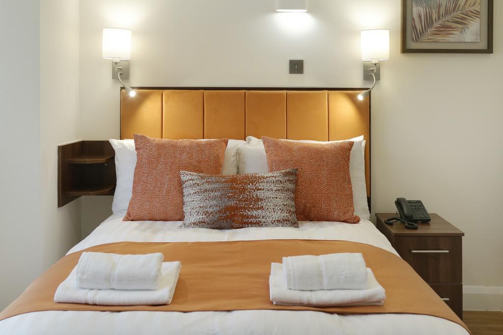 Imperial Guest House Ltd. Hounslow Room photo