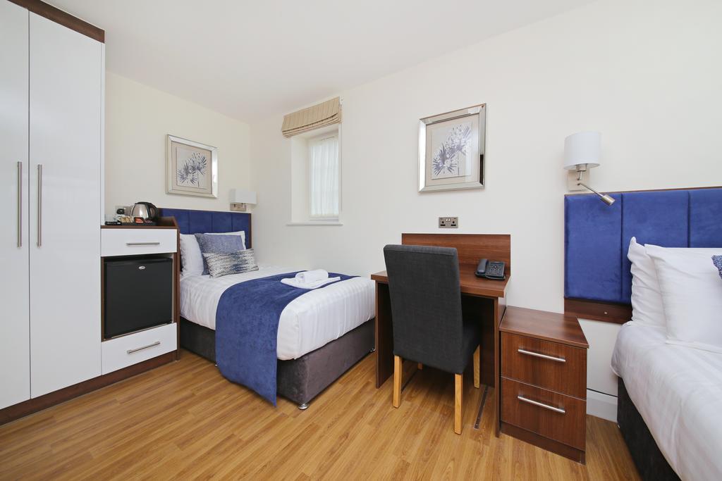 Imperial Guest House Ltd. Hounslow Room photo