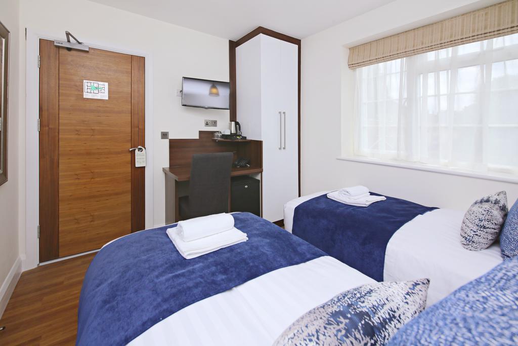 Imperial Guest House Ltd. Hounslow Room photo