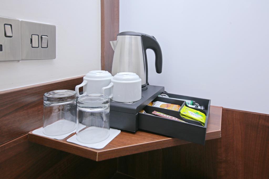 Imperial Guest House Ltd. Hounslow Room photo