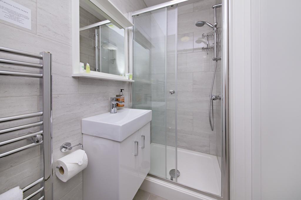 Imperial Guest House Ltd. Hounslow Room photo